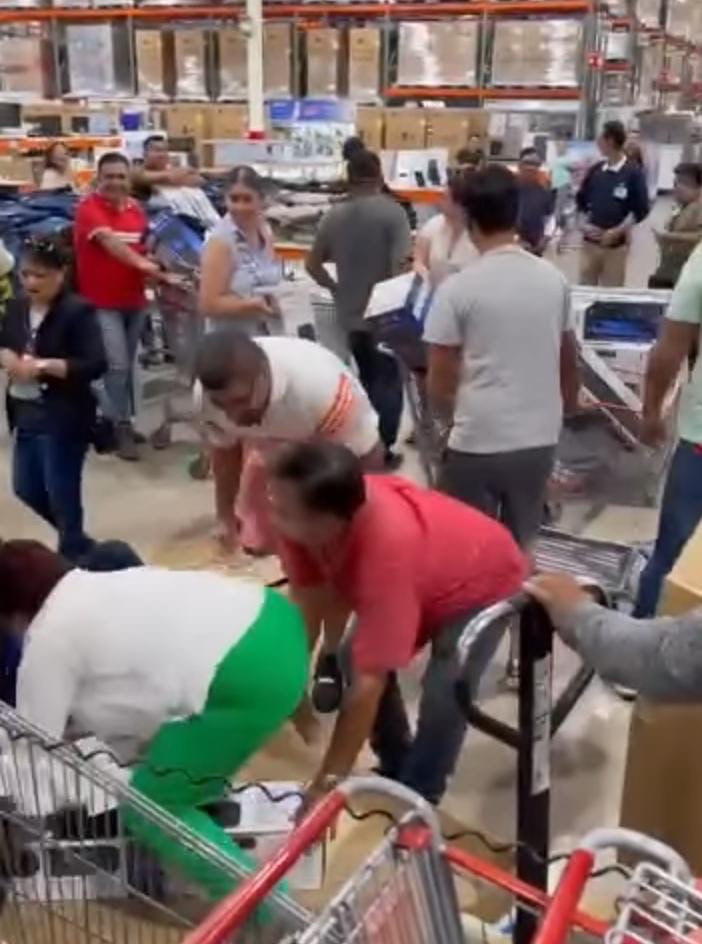 AHORA SE PELEAN POR VENTILADORES EN&nbsp;COSTCO