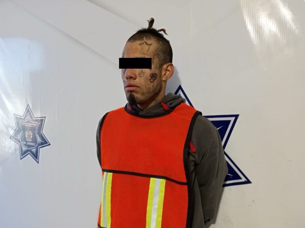 LE IBA PRENDER FUEGO A LA CASA CON SU PAREJA&nbsp;ADENTRO