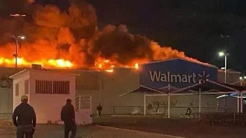 SE QUEMO EL WALMART DE DELICIAS; HAY PERDIDAS&nbsp;TOTALES