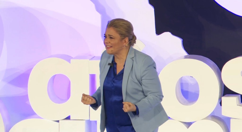 ‘¡ARRIBA CIUDAD JUÁREZ!’ GRITA MARU CAMPOS AL FINALIZAR SU TERCER&nbsp;INFORME