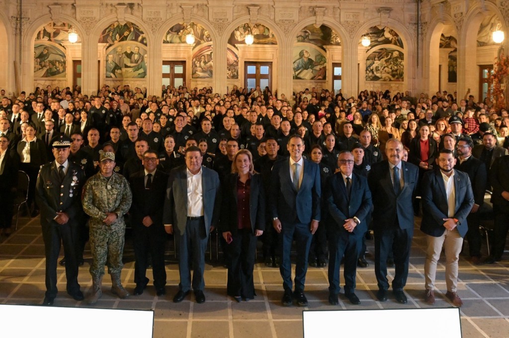 PA’ FESTEJAR EN LA SIERRA CON LOS COMPAS, GRADUAN 180 NUEVOS POLICÍAS&nbsp;ESTATALES