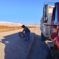 RETIRAN LLANTAS Y LIMPIAN AVENIDA DE LAS&nbsp;TORRES