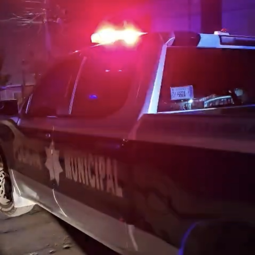 EL PRIMER ALUCÍN DEL AÑO, LE DISPARA A SUS VECINOS POR UN ESTACIONAMIENTO Y&nbsp;HUYE