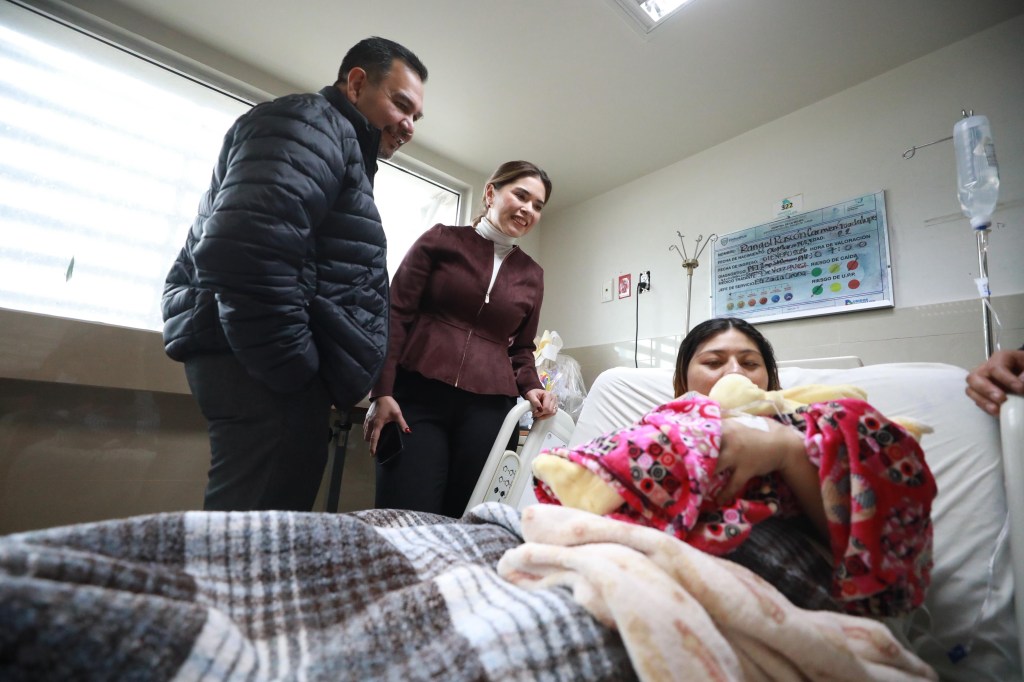 ACUDE ALCALDE A CELEBRAR EL NACIMIENTO DE&nbsp;AILANY