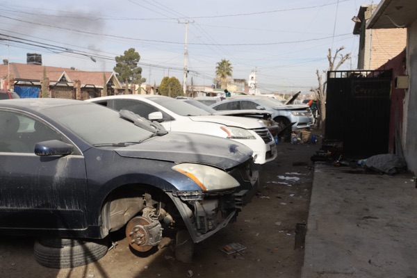 MECÁNICO MARRANO Y ABUSÓN, RETIRAN YONKES EN LA COLONIA INDEPENDENCIA&nbsp;II