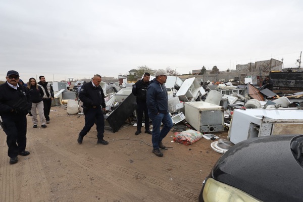 REINCIDEN ABUSONES, APLICAN MULTAS POR OBSTRUIR ESPACIOS&nbsp;PÚBLICOS