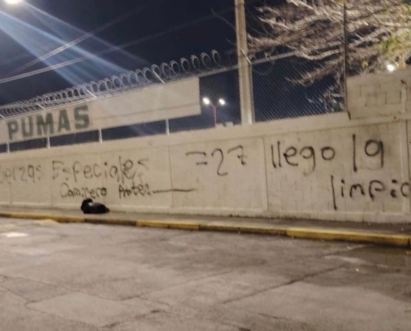 AL MENOS SE LE ENTIENDE, DEJAN MENSAJE Y DROGA AFUERA DE BACHILLERES&nbsp;7