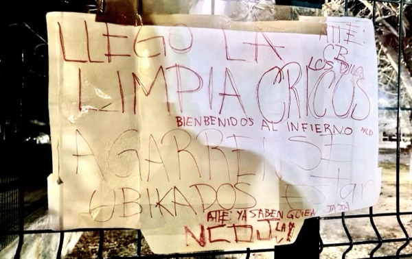 QUE LE INVIERTAN EN MATERIAL, DEJAN CARTULINA CON AMENAZAS EN UN&nbsp;PARQUE