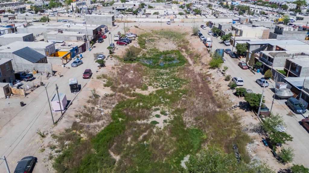 PARA QUE LO VUELVAN A TAPAR, CONCLUYE LA JMAS LIMPIEZA DE DRENAJE EN EL&nbsp;MEZQUITAL