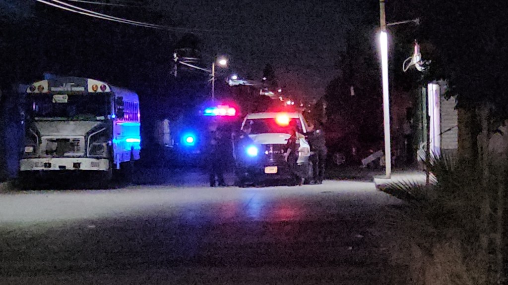 RAFAGUEAN A HOMBRE EN SALVÁRCAR Y LO DEJAN TIRADO EN LA CALLE