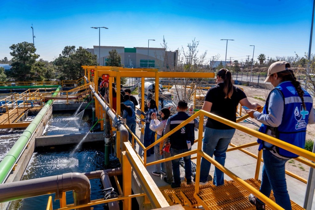 VISITA DE OLOR, ESTUDIANTES DE LA UTCJ VISITAN PLANTA TRATADORA DE LA JMAS