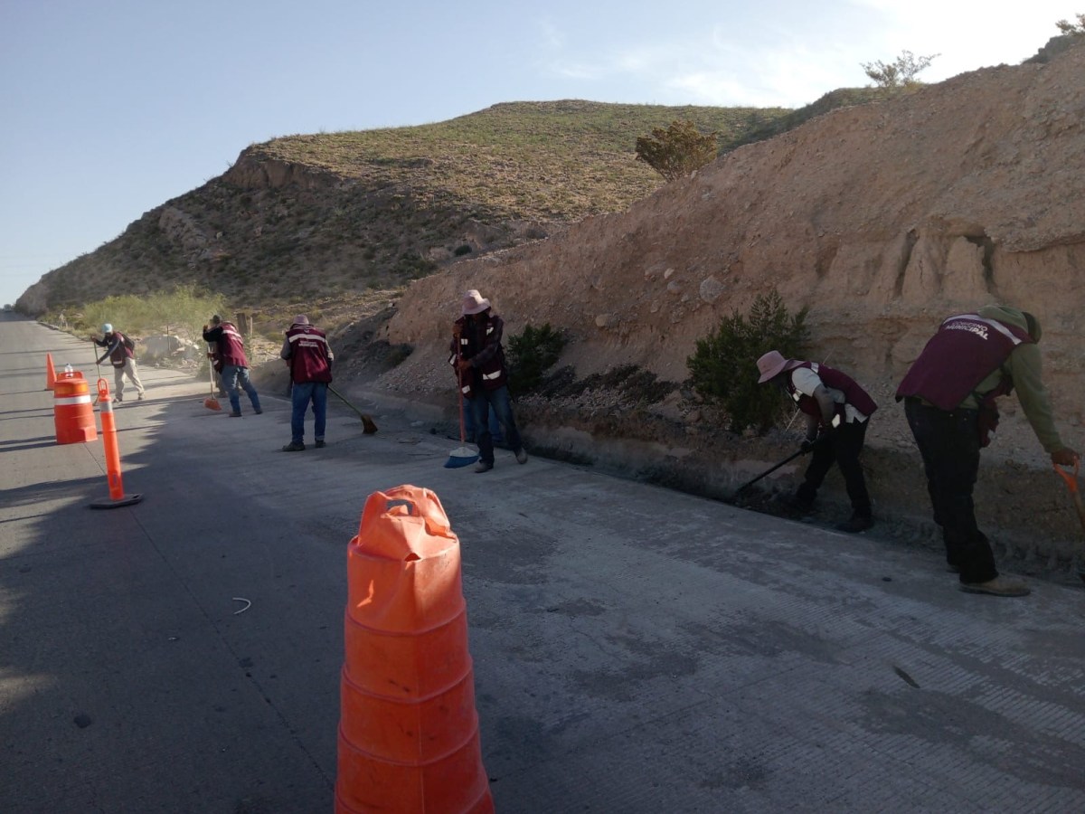 PONIENDO BELLAS LAS CALLES, MANTIENEN TRABAJOS DE LIMPIEZA EN DISTINTOS&nbsp;SECTORES