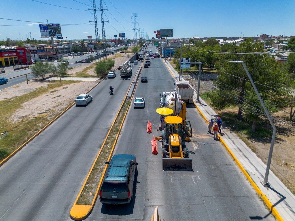 REPARA JMAS FUGA DE AGUA EN AVENIDA DE LAS&nbsp;TORRES