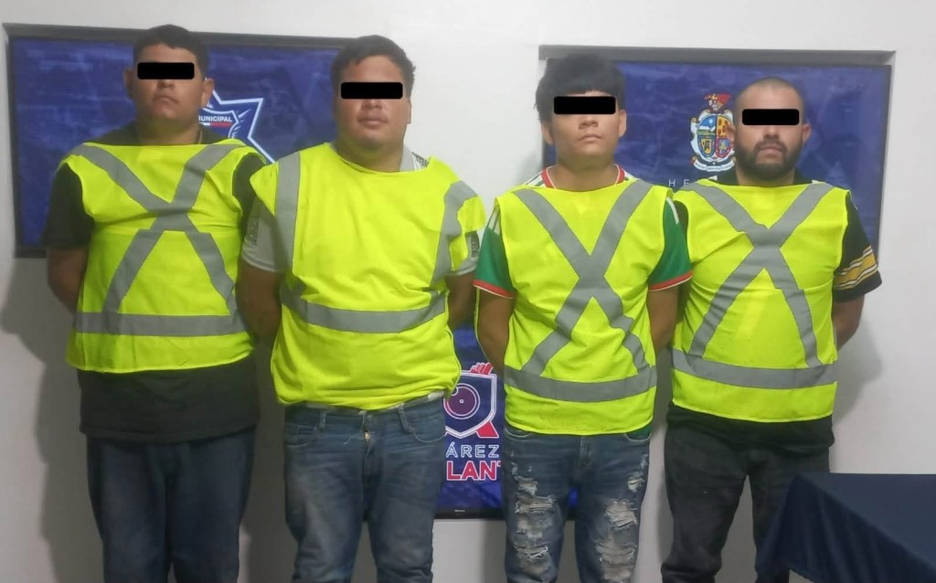 CAEN CUATRO ALUCINES CON ARMAS Y&nbsp;MOTA
