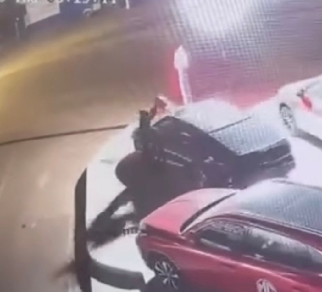 DETIENEN A QUIEN PRENDIÓ FUEGO A AUTOS DE NEGOCIO DE FAMILIA DE MARU&nbsp;CAMPOS