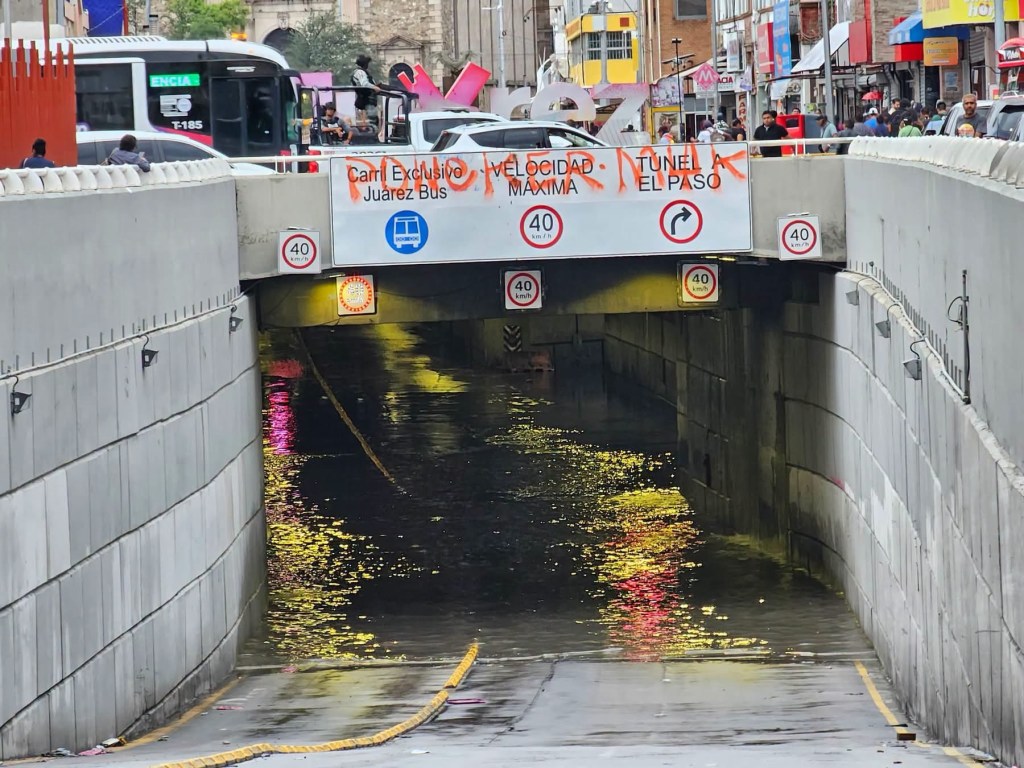 TÚNEL DE LA 16 DE SEPTIEMBRE QUEDA BLOQUEADO POR INUNDACIÓN TRAS LAS&nbsp;LLUVIAS